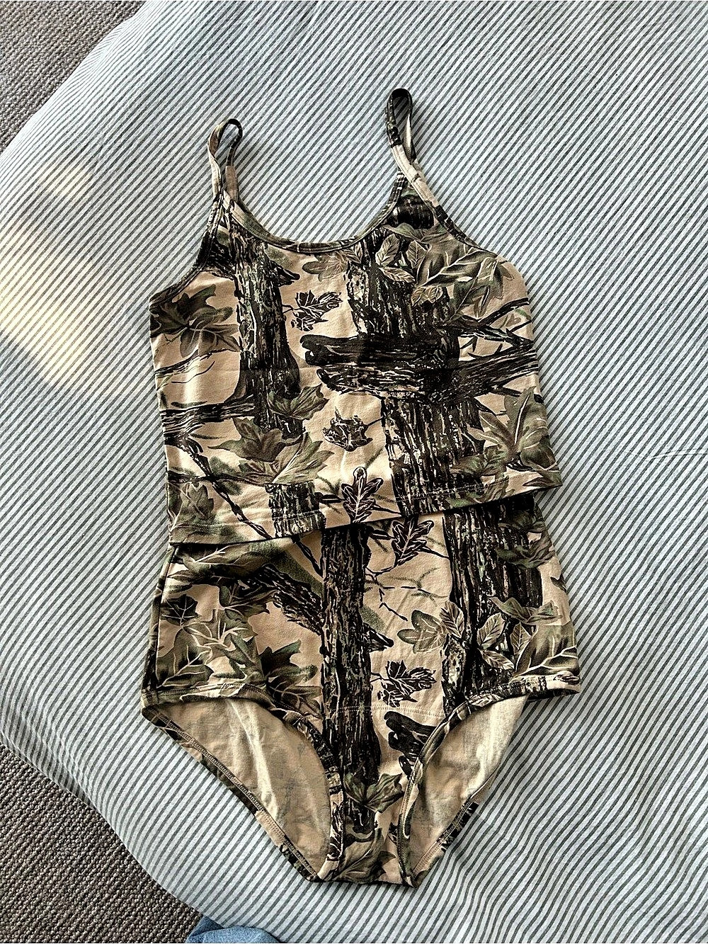 Arq camo crop tank and bottoms